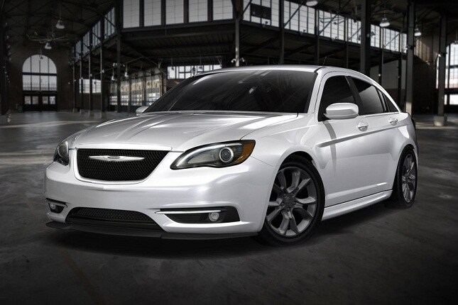 La Chrysler 200 Super S e la Dodge Charger Redline sono pronte per mostrarsi al pubblico di Detroit. Disponibili in vari livelli elaborazione, partendo da un semplice kit estetico ad una serie di accorgimenti meccanici. Disponibili a fine 2012.