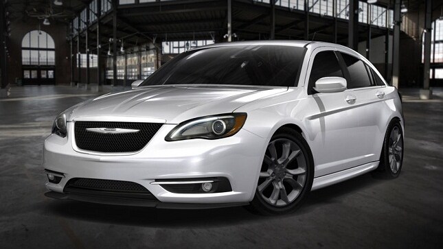 La Chrysler 200 Super S e la Dodge Charger Redline sono pronte per mostrarsi al pubblico di Detroit. Disponibili in vari livelli elaborazione, partendo da un semplice kit estetico ad una serie di accorgimenti meccanici. Disponibili a fine 2012.