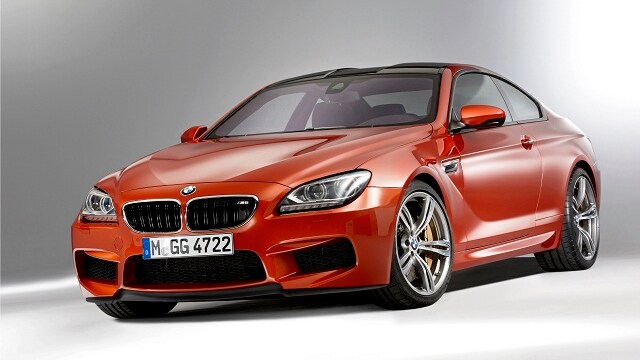 La Bmw M6 si rinnova ed è pronta alla presentazione ufficiale al Salone di Ginevra. Motore 4.4 litri biturbo preso dalla M5 e cambio a doppia frizione e sette rapporti.