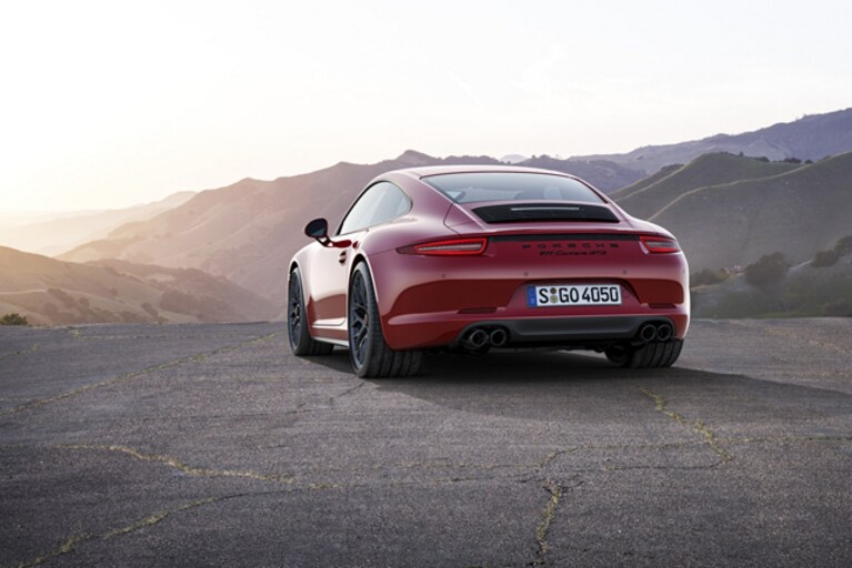 Retro Porsche 911 Carrera GTS