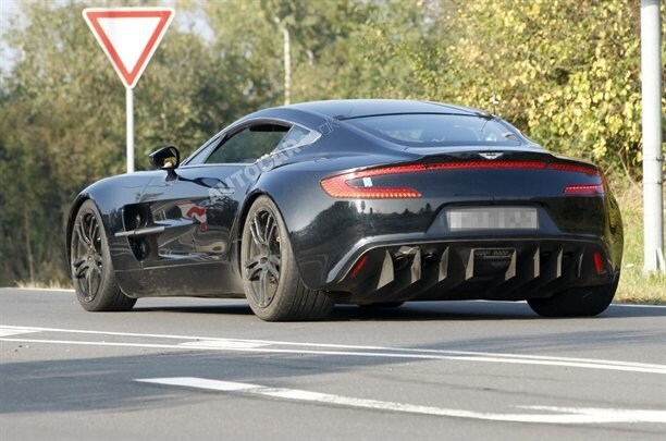 astonmartin-one-77-4