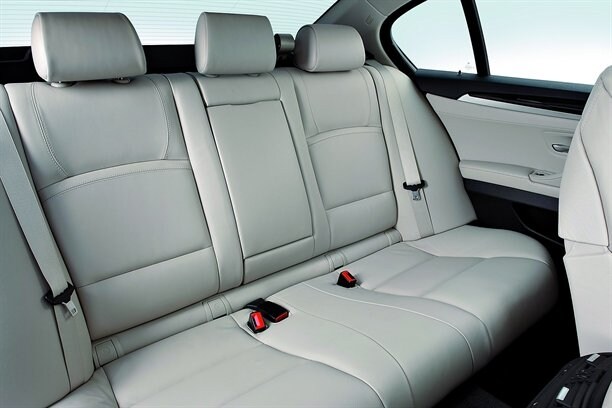 BMW-serie-5-2010-divano