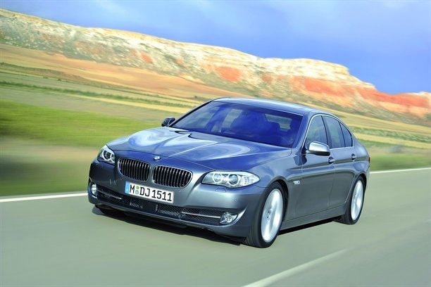 BMW-serie-5-2010-strada