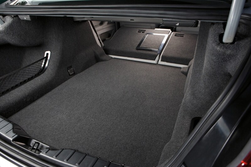 bmw-serie-5-bagagliaio-pieno-carico