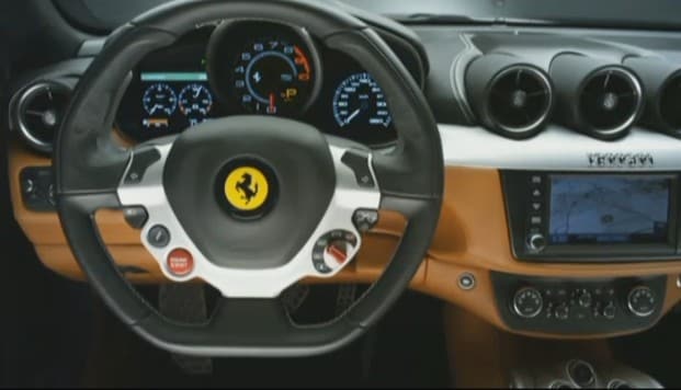 Ferrari FF: volante e cruscotto