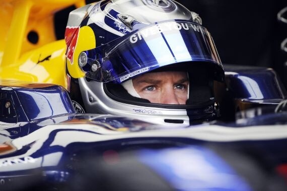 Gp Bahrain, Sebastian Vettel cerca la concentrazione prima del via