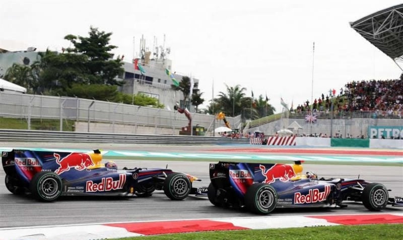 Gp Malesia, Gara: Se Decide la Vittoria, Vettel infila Webber