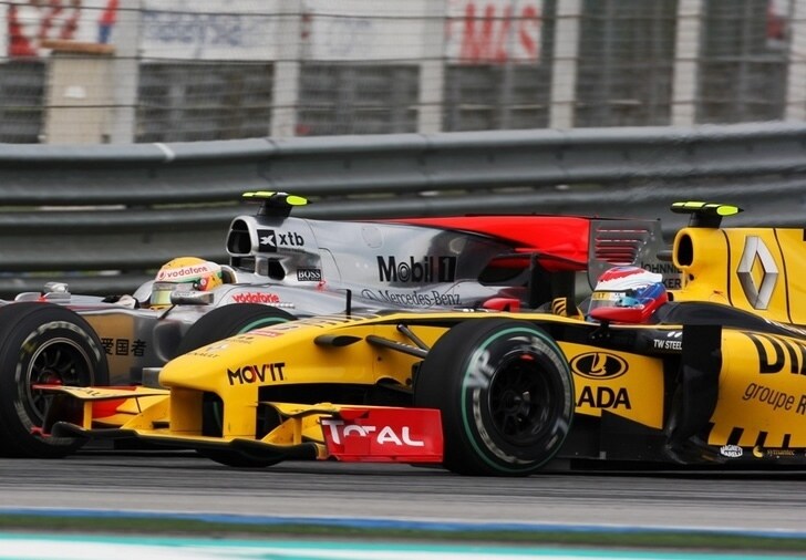 Gp Malesia, Gara: Hamilton supera Petrov