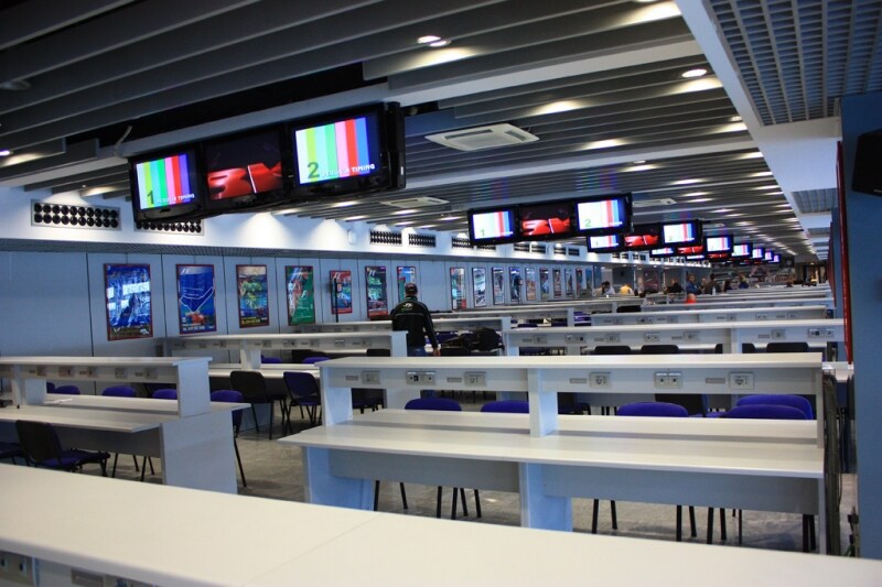 Sala-stampa-deserta