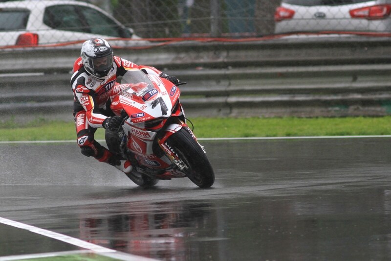 Carlos Checa