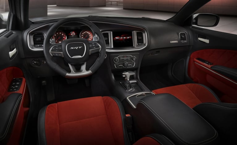 Interni Dodge Charger SRT Hellcat 2015