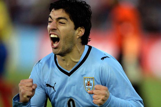 Suarez esulta