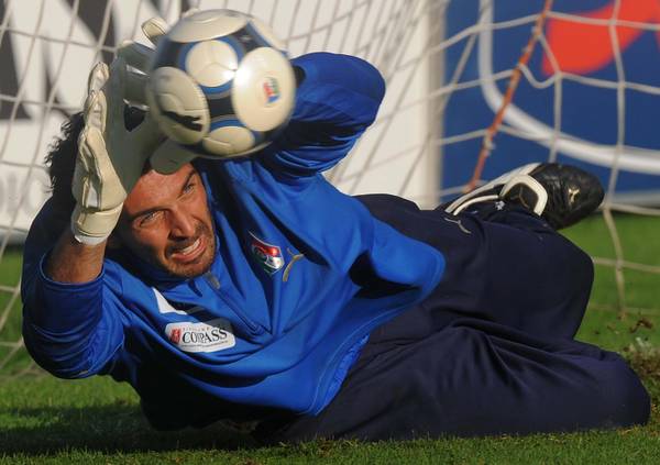 CALCIO: PRANDELLI, VORREI DARE FASCIA DI CAPITANO A BUFFON