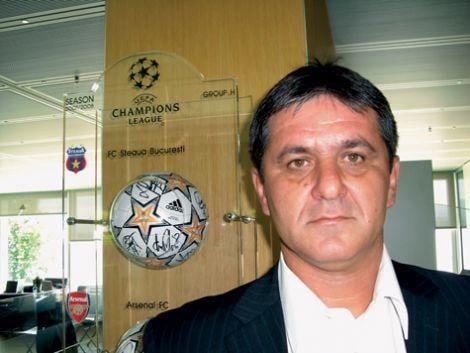 marius_lacatus è il nuovo allenatore dello steaua bucarest avversario del napoli