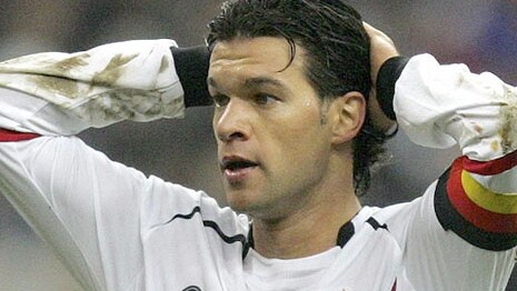 Michael Ballack, capitano della Germania, tornerà in campo nel 2011.