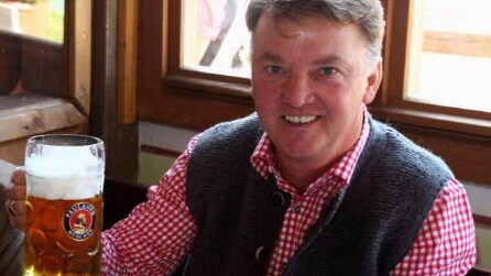 Dopo l'ennesima sconfitta in campionato, Van Gaal sostituisce la visita all'Oktoberfest con un allenamento supplementare