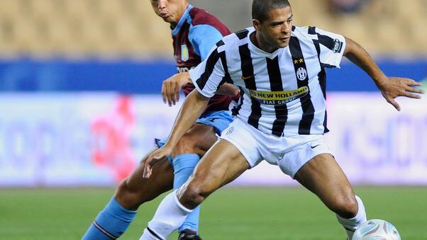 Felipe Melo suona la carica in vista del match contro il Milan.