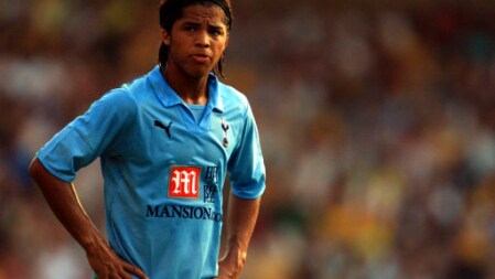 Ci sono anche il Liverpool e il Villareal sulle traccie di Giovani Dos Santos.