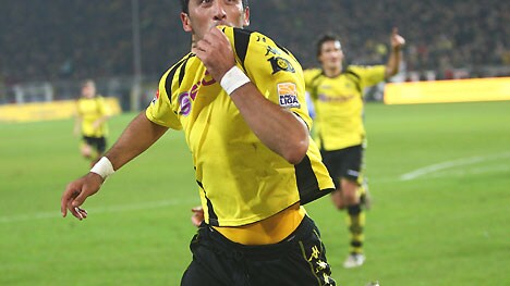 Dortmund primo in classifica, Bayern settimo.