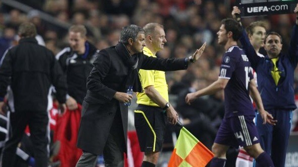 Mourinho ordina espulsioni in Ajax-Real Madrid di Champions League: il video