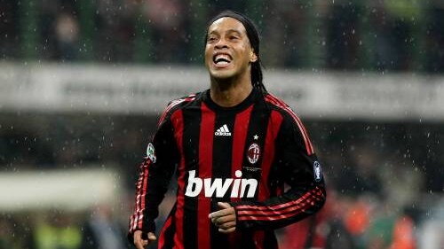 Ronaldinho potrebbe lasciare presto il Milan.