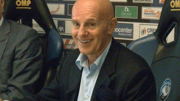 Sacchi sostiene che i problemi delle squadre italiane stanno in una mentalità sbagliata.
