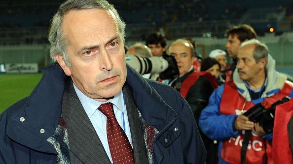 Balotelli bacchettato da Abete: dev'essere professionale nei comportamenti