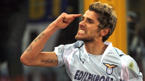 Calciomercato, la Roma pensa a Behrami per sostituire il partente Baptista