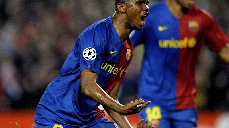 Eto'o festeggia a cena con gli ex-compagni dopo Barcellona-Real Madrid