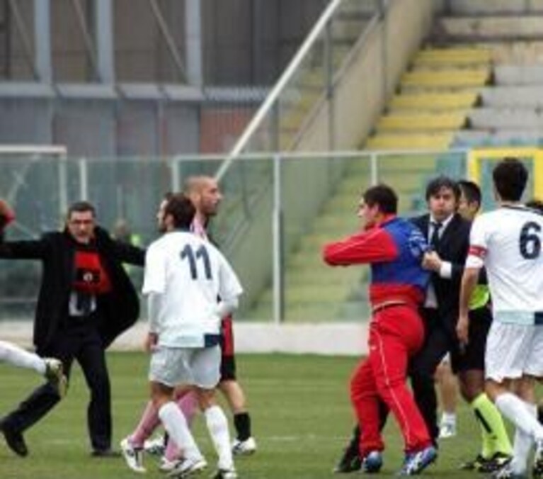 Tra Foggia e Gela scatta la rissa