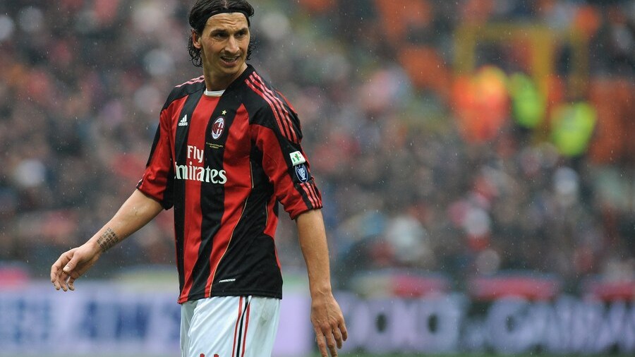 Pronta un'offerta di 100 milioni di € per acquistare Ibrahimovic e Cavani