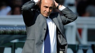 Il Parma ha deciso di esonerare Pasquale Marino dopo la sconfitta interna contro il Bari.