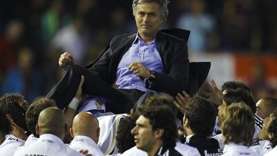 Mourinho dedica la vittoria ai tifosi nerazzurri.