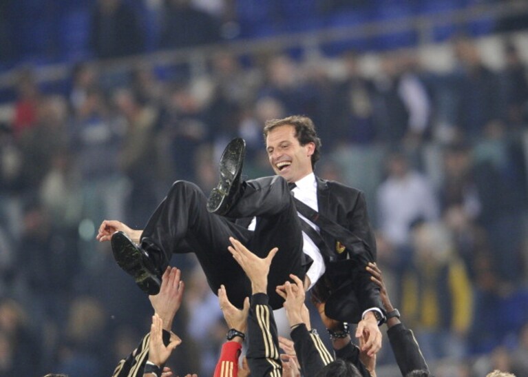 Allenatore del Milan, Allegri portato in trionfo
