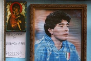 Napoli campione d'Italia: edicola votiva in onore a Maradona