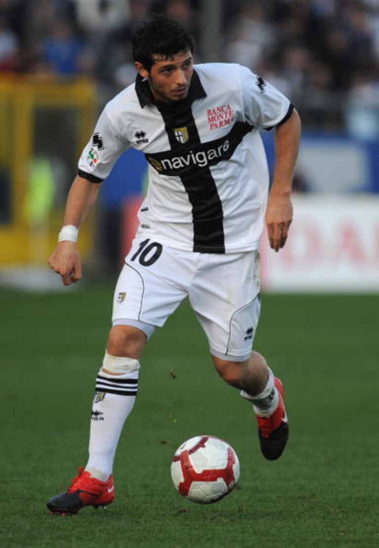 Blerim Dzemaili in azione con il Parma