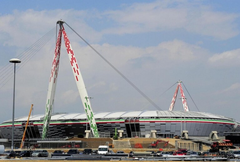 Calcio in rosso