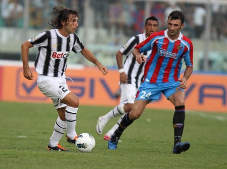 Pirlo e Delvecchio in azione
