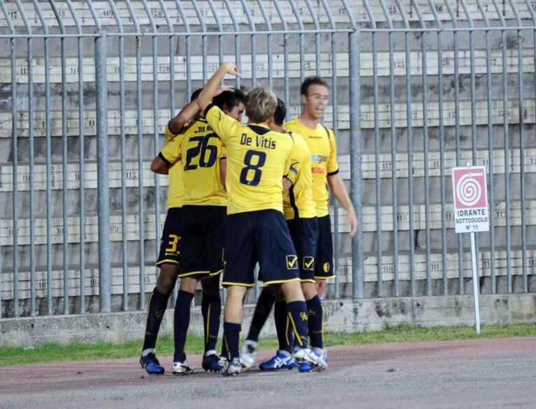 Ascoli-Modena 0-1 Carini