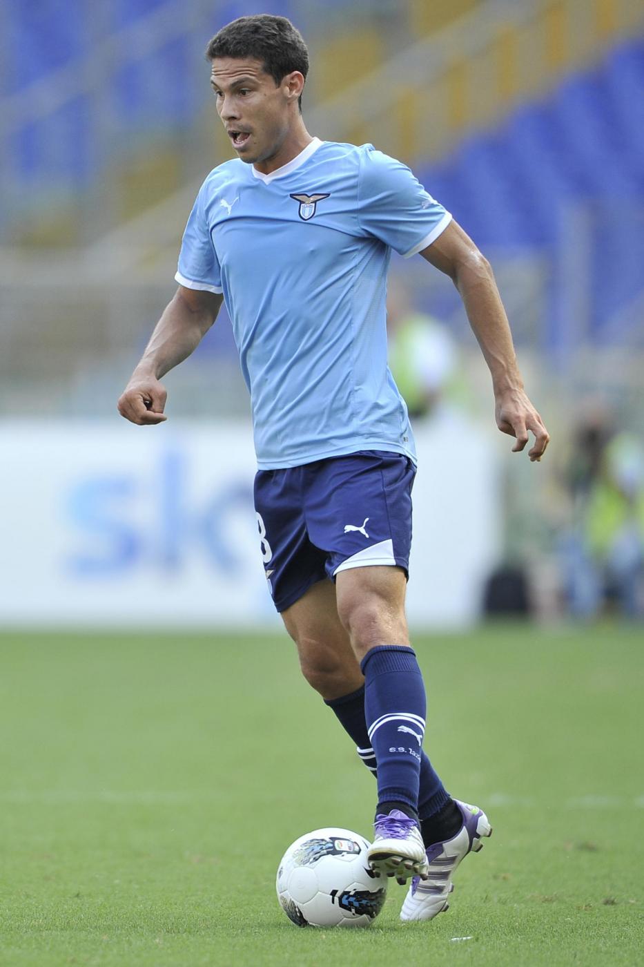 Hernanes giocherà dietro Djibril Cissé e Sculli.