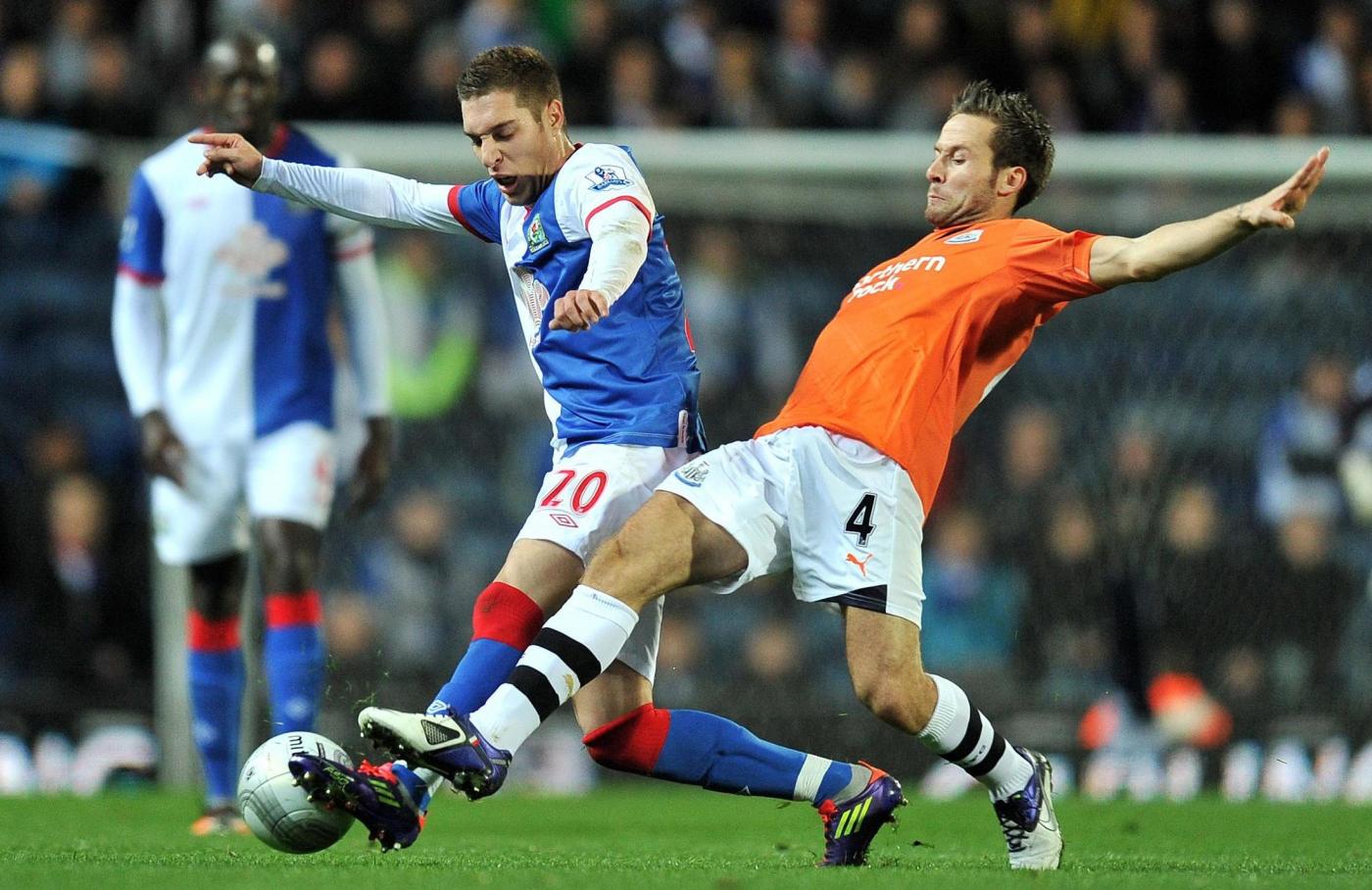 small_111027-012001_to261011est_7273