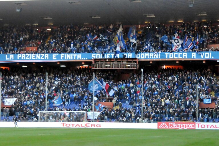 Sampdoria contestata dai tifosi dopo la sconfitta interna col Varese