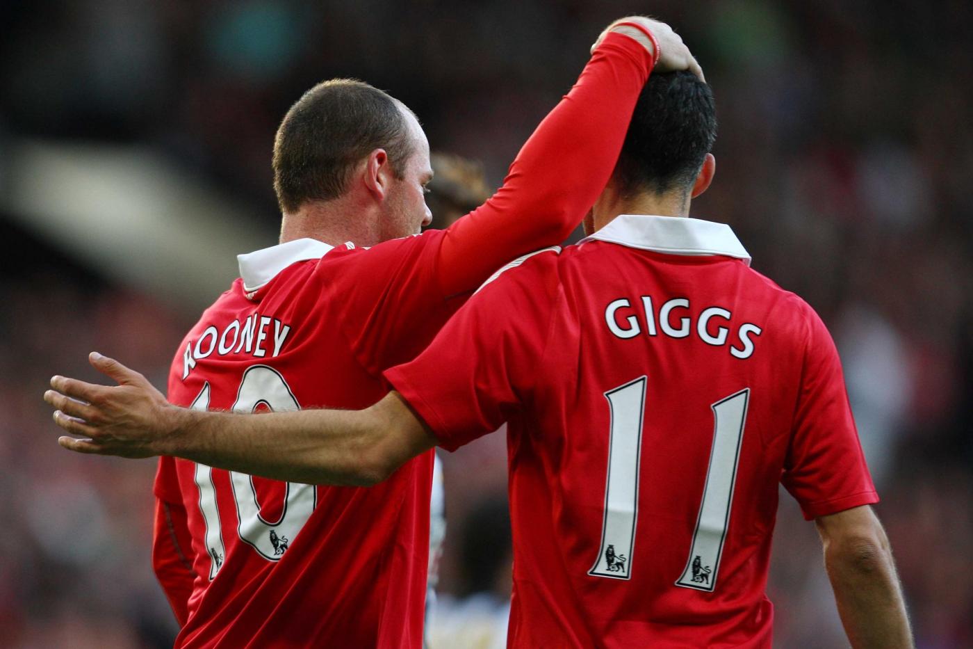 impresa dello united, prima squadra a vincere in stagione in casa del city, vincitore della FA Cup nel 2011, una doppietta di rooney e un gol di wellbeck, aguero, kolarov