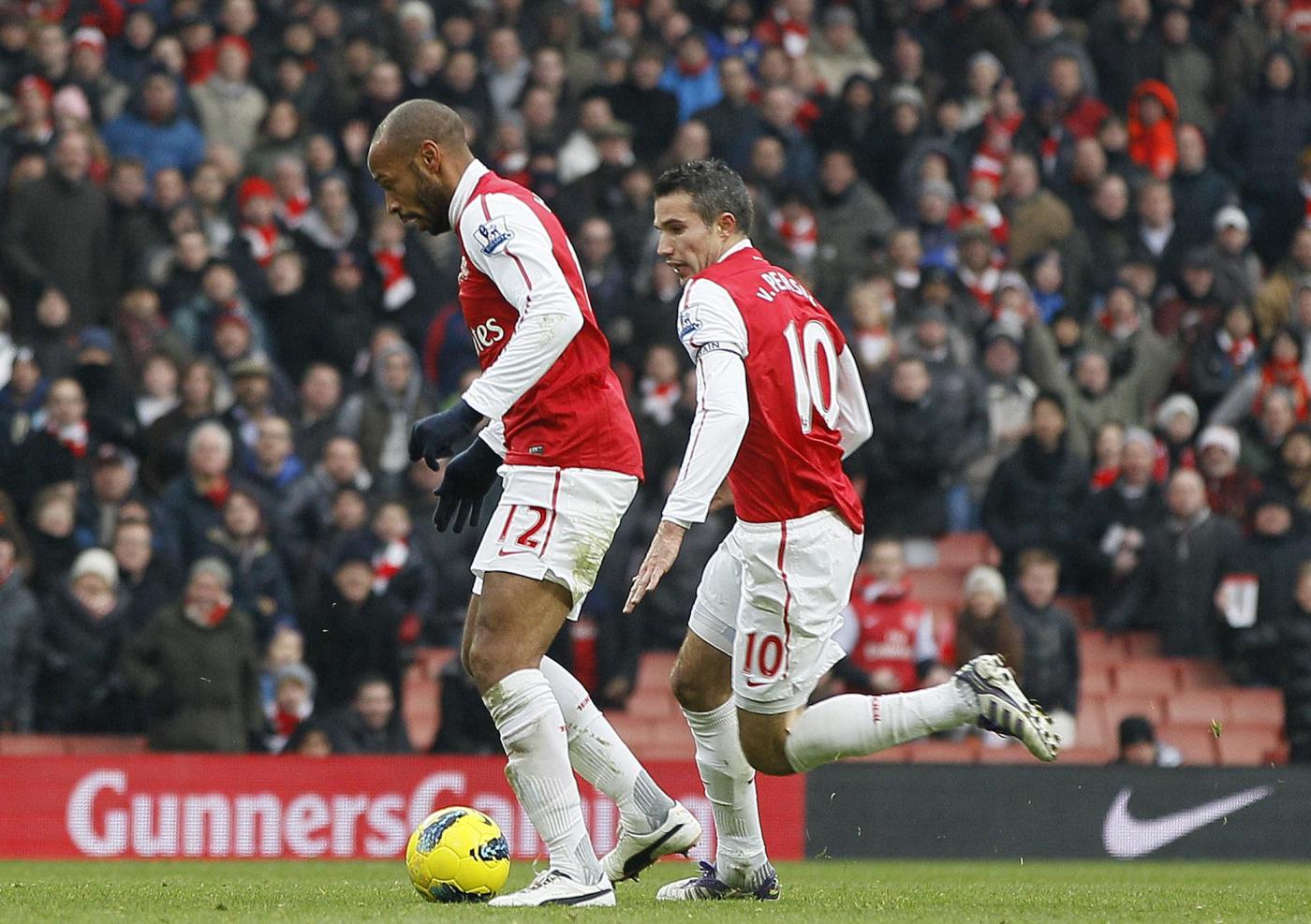 i gunners, negli ottavi di champions league sfideranno il milan, gol anche per chamberlain e arteta.