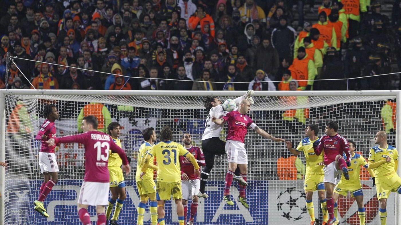 apoel nicosia olympique lione champions league