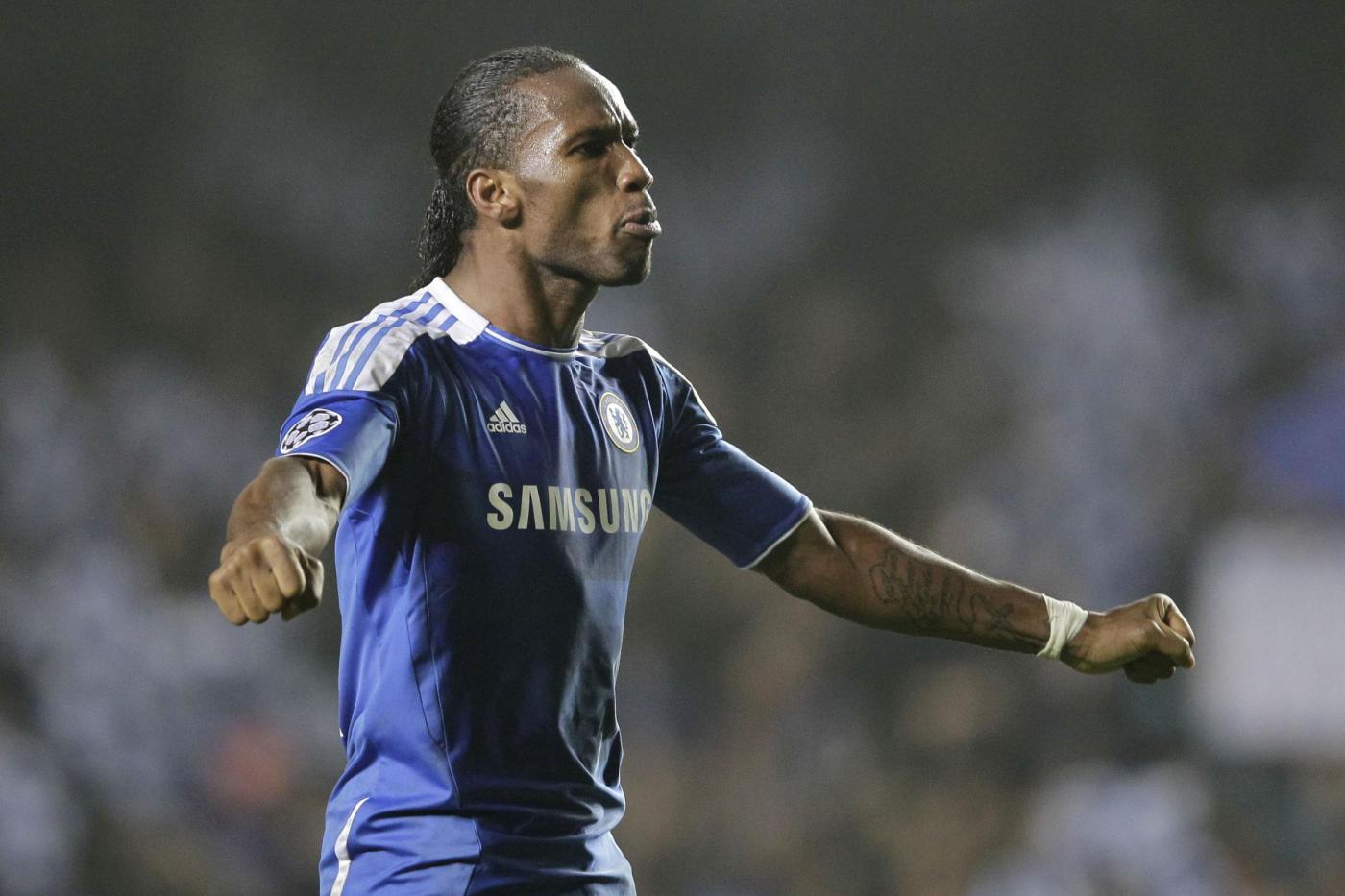 Didier Drogba festeggia dopo il gol