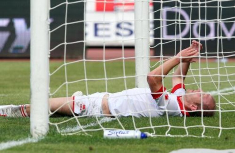 Masiello e il dubbio autogol nel derby perso col Lecce
