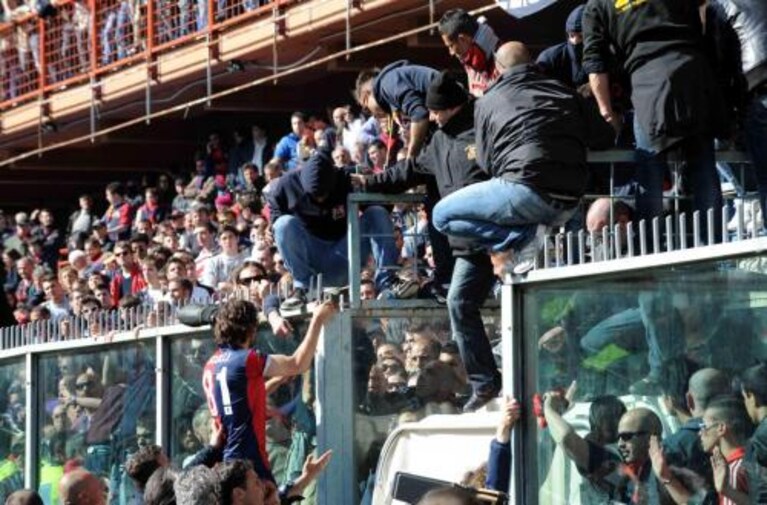 funerale calcio a genova sculli e tifosi