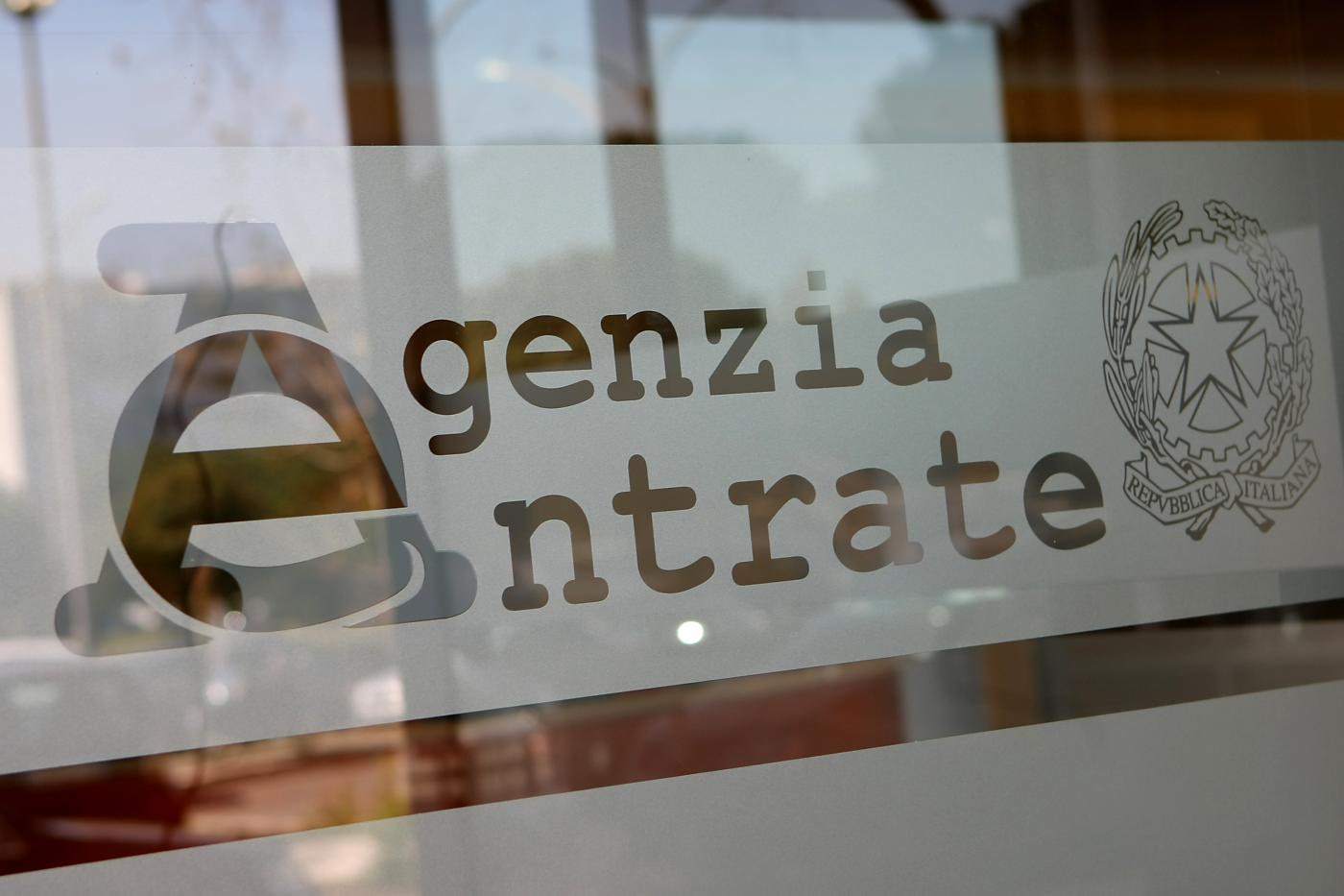scandalo procuratori agenzia