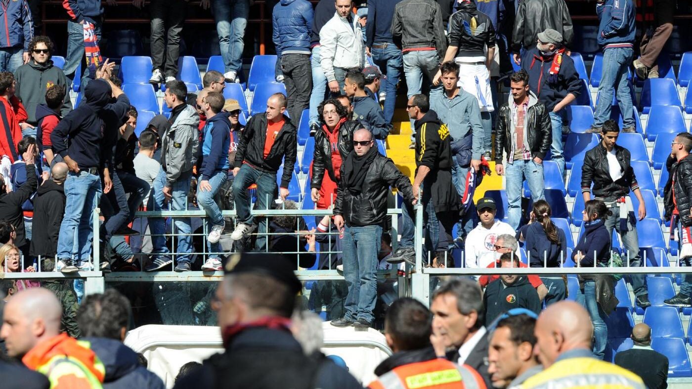 sospesa per 50' a causa di intemperanze dei tifosi